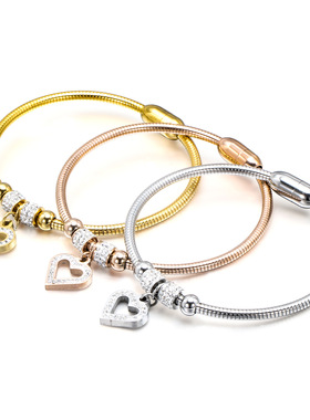 时尚风钛钢桃心磁铁扣镶钻手环