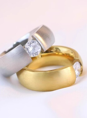 时尚钛钢戒指 欧美ins时尚简约金色镶钻戒指 单钻钛钢戒指指环