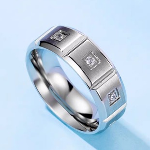 时尚钛钢戒指 时尚个性8mm钛钢镶钻哑光拉丝方格钢戒指指环