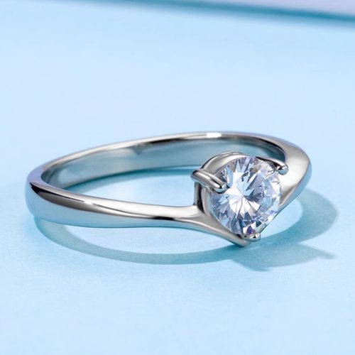 时尚钛钢戒指钛钢心形镶嵌锆石结婚订婚戒指简洁镶钻钛钢戒指指环