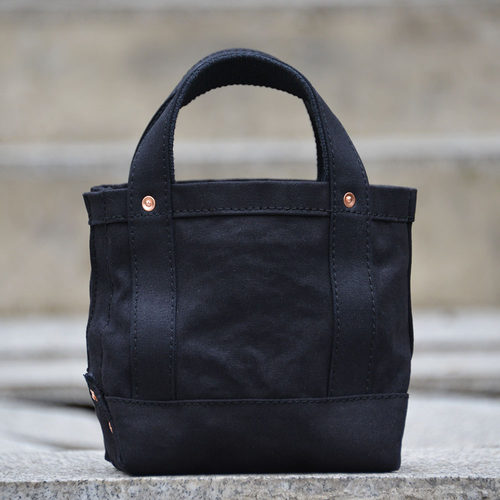 重磅厚硬帆布黑色铆钉迷你包uivy