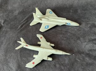 正品70年代苏军雅克28美军F15战机模型塑料敌我识别飞行教具