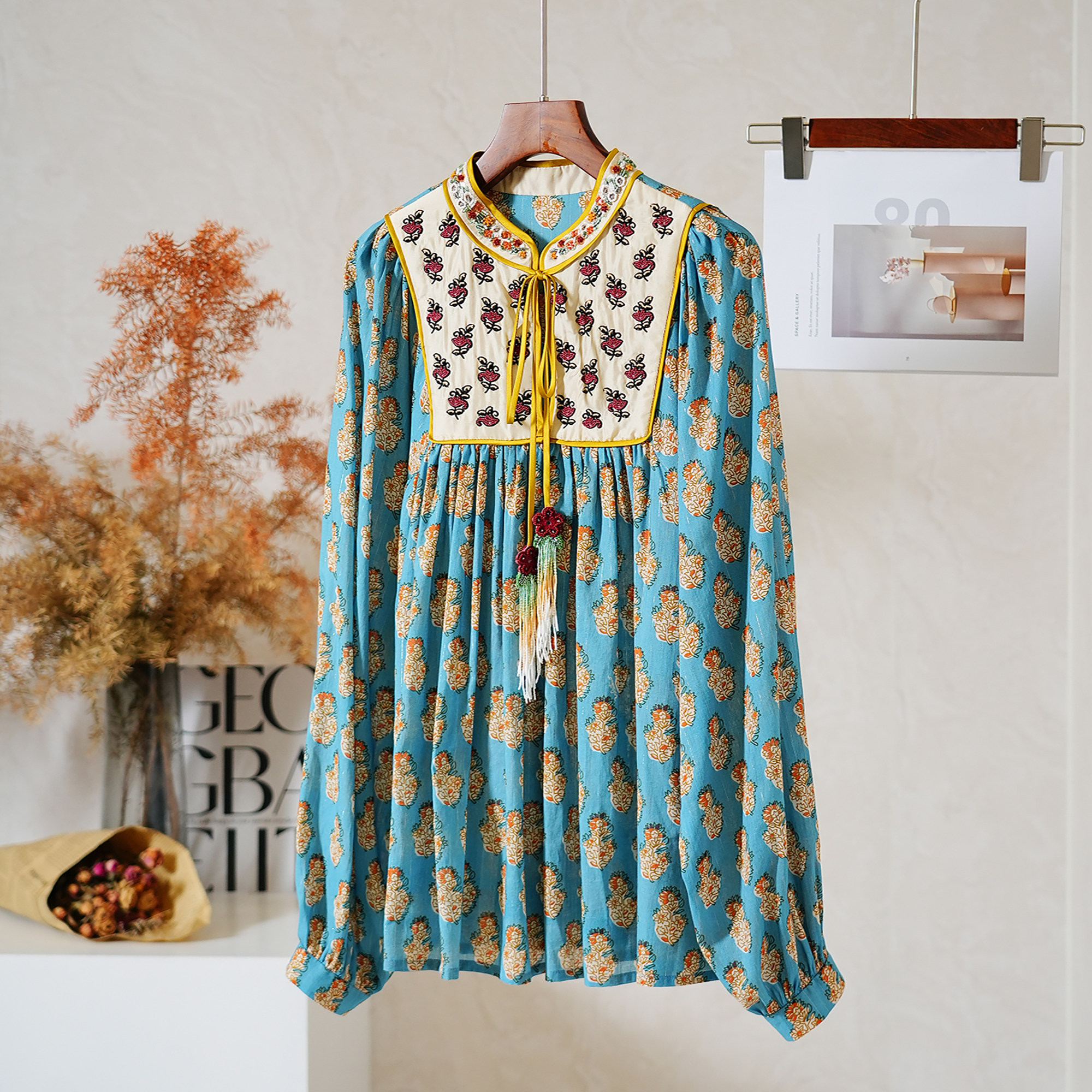 宫廷风重工钉珠流苏系带印花上衣