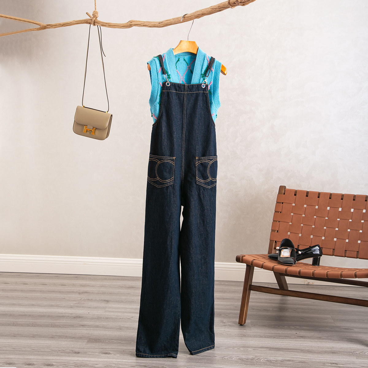 YongLeap柜品早春新品复古牛仔蓝可调节细吊带双口袋直筒连体裤