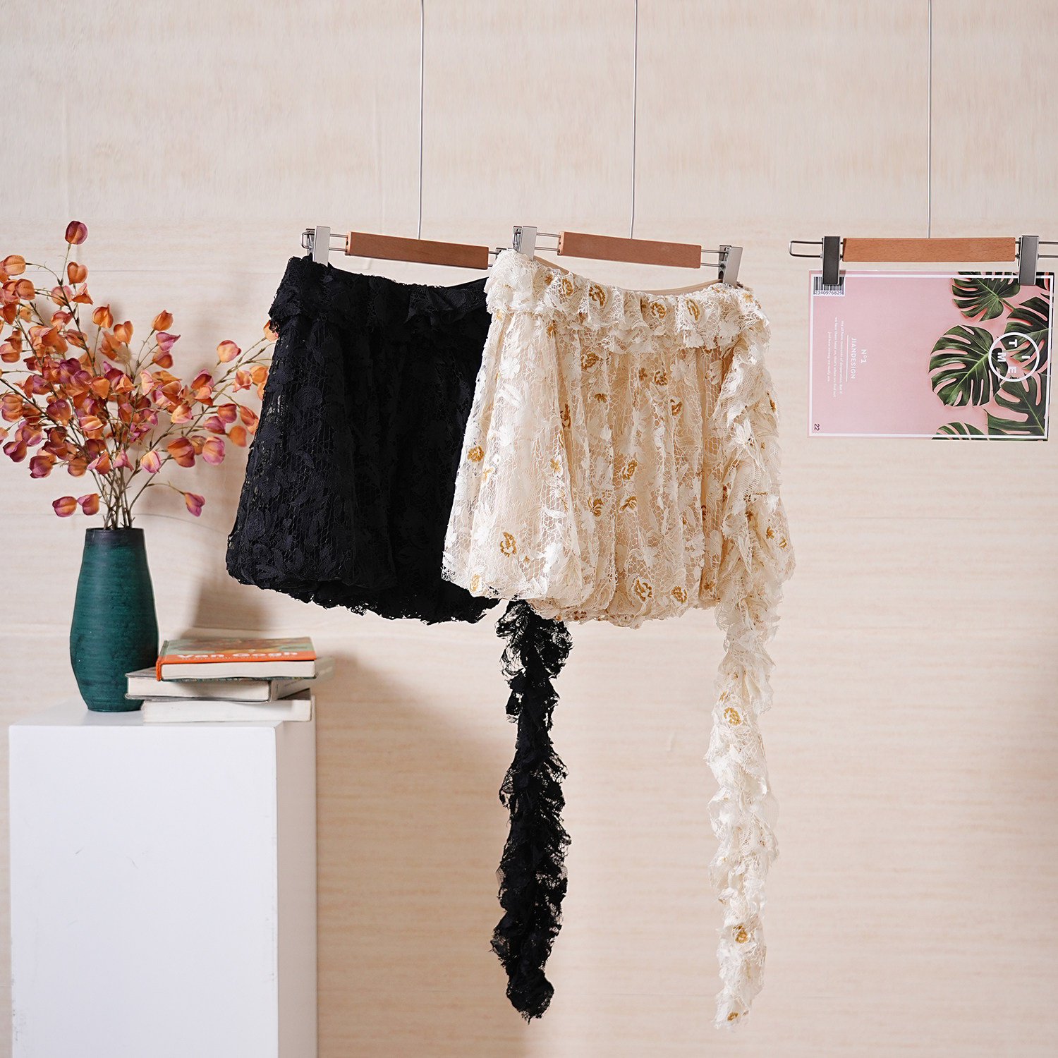 高腰花卉刺绣甜美百搭花苞短裙