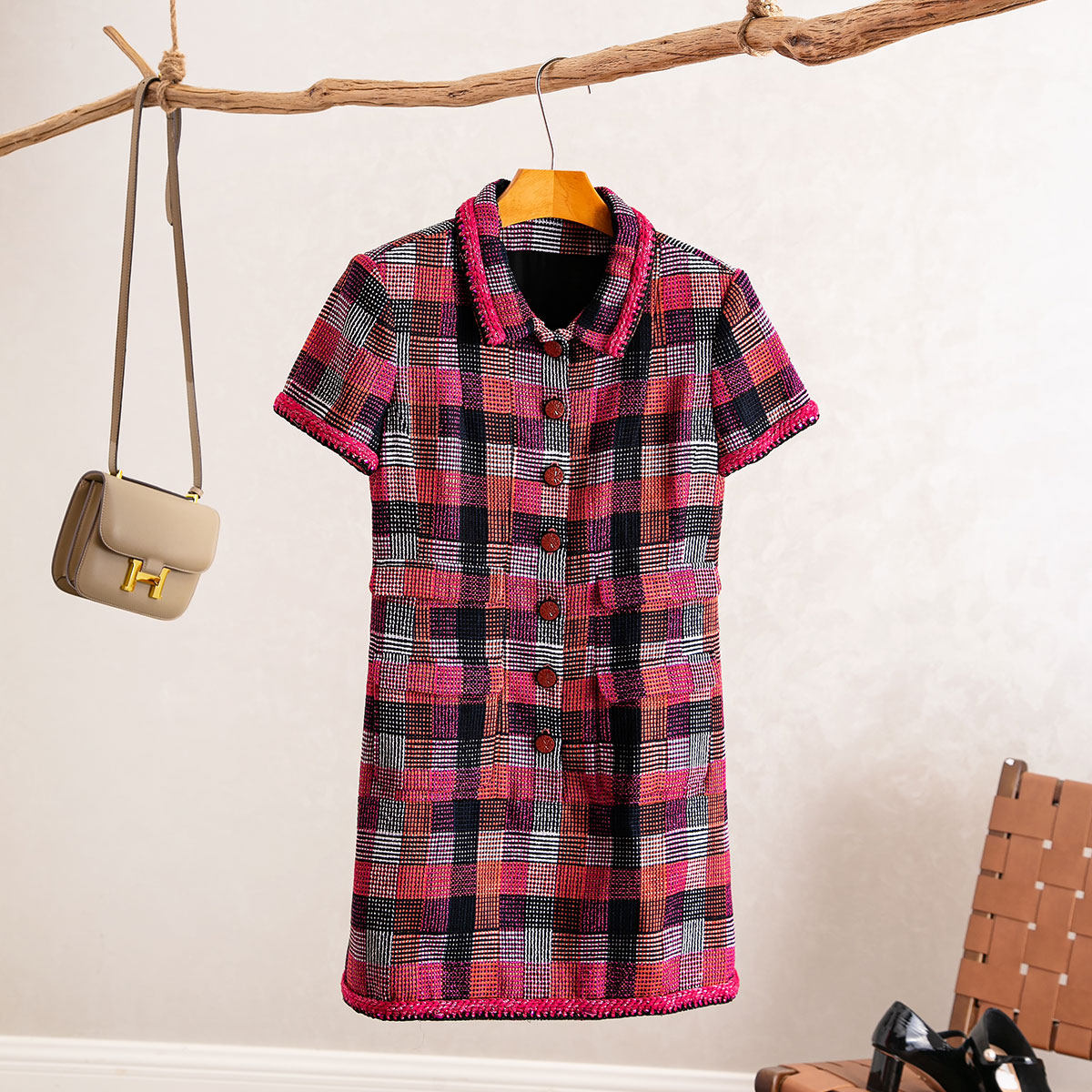 小香手工捆边翻领连衣裙