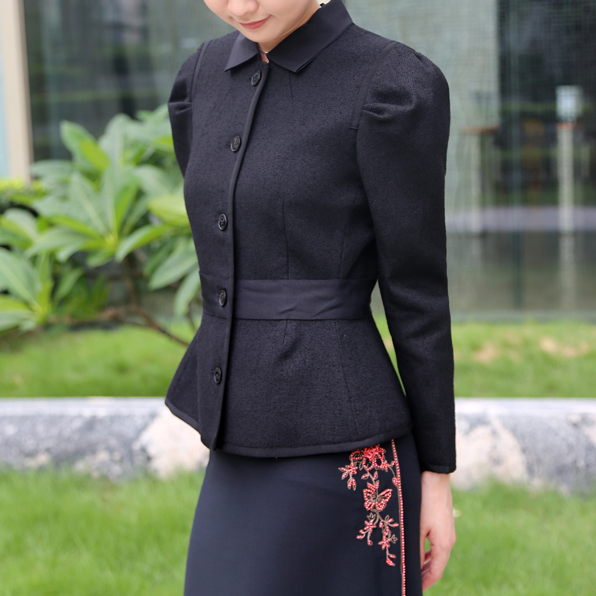 轻奢短款粗呢收腰短外套翻领