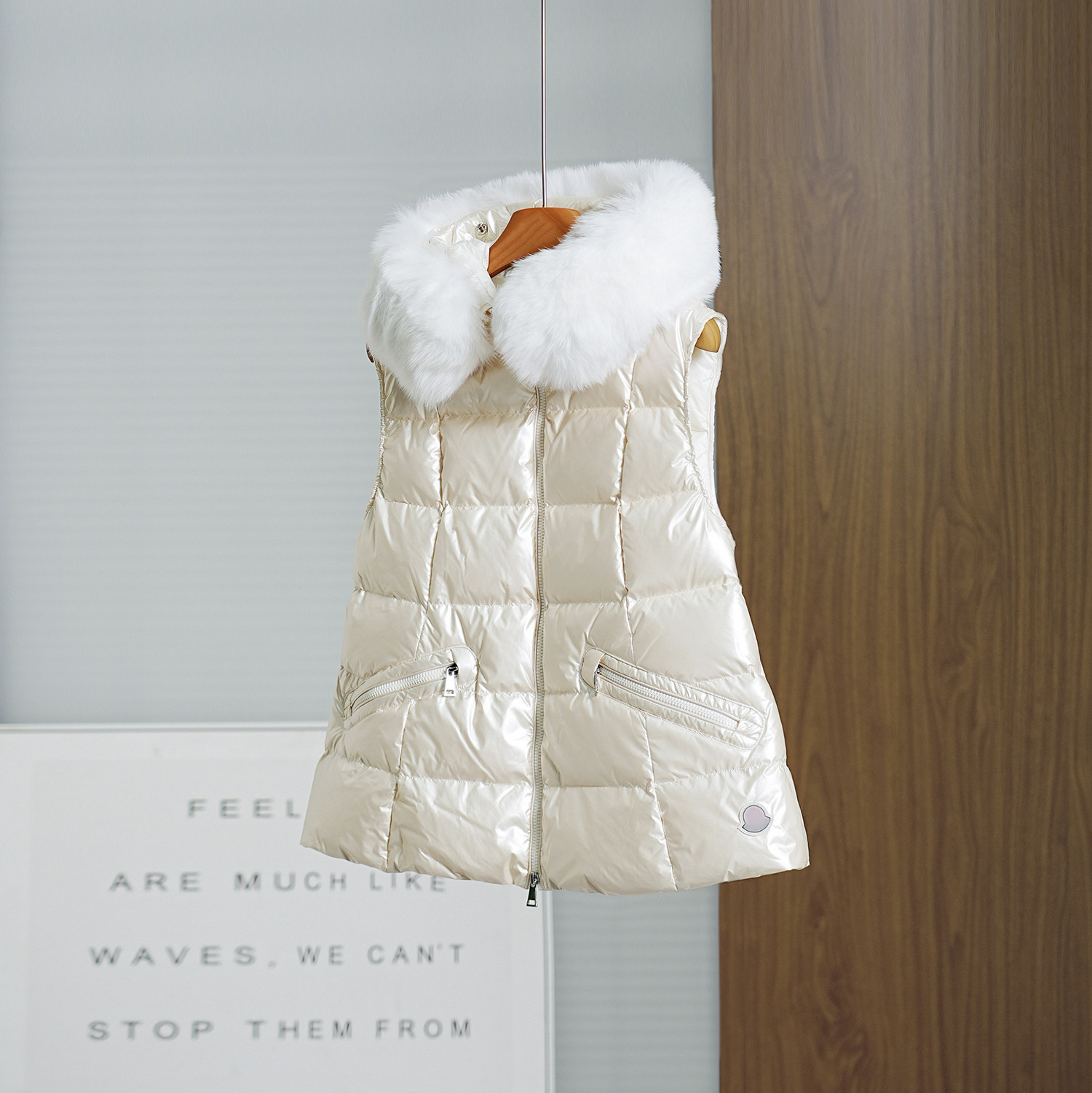 YongLeap超大貉子毛领羽绒马甲