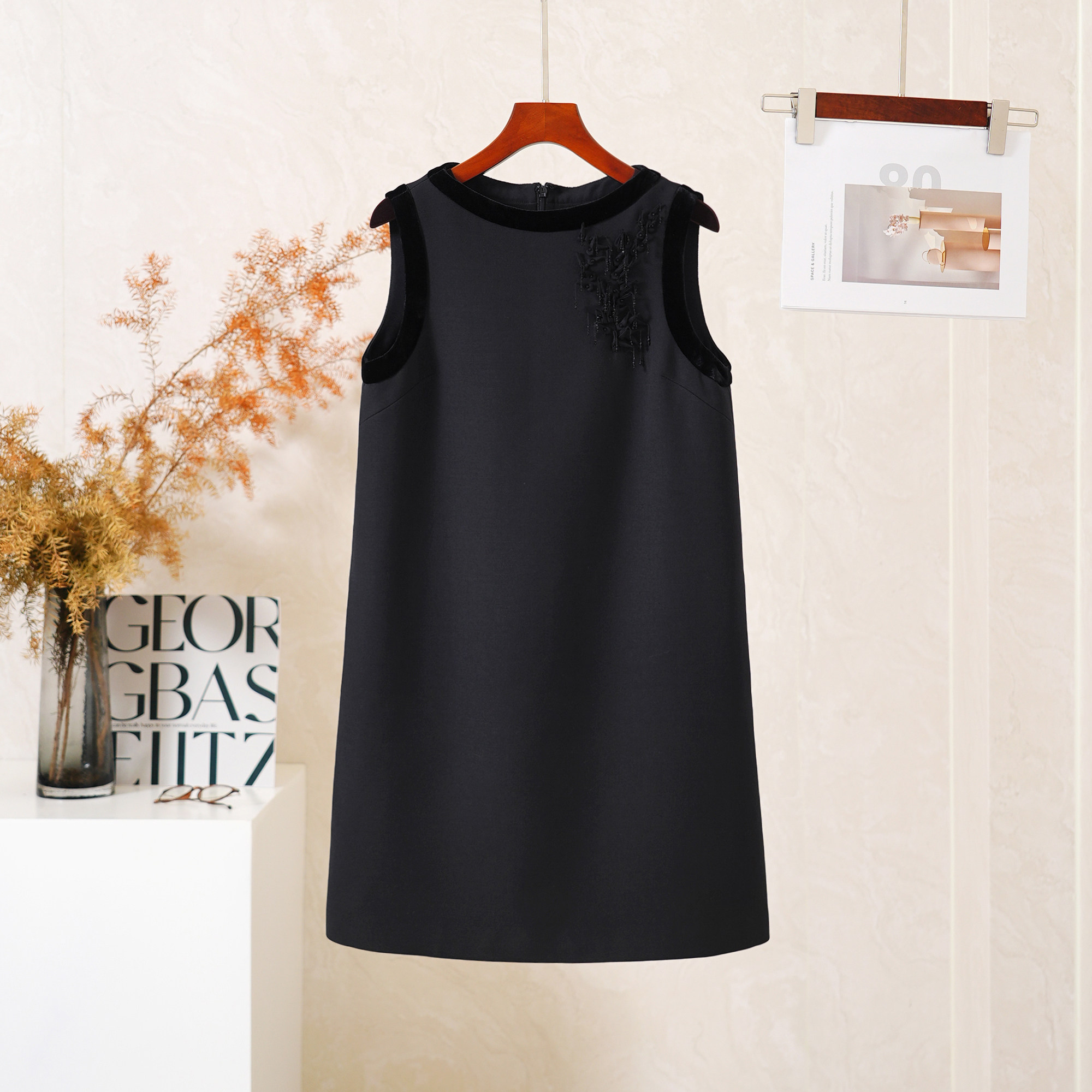 无袖丝羊毛小黑裙连衣裙