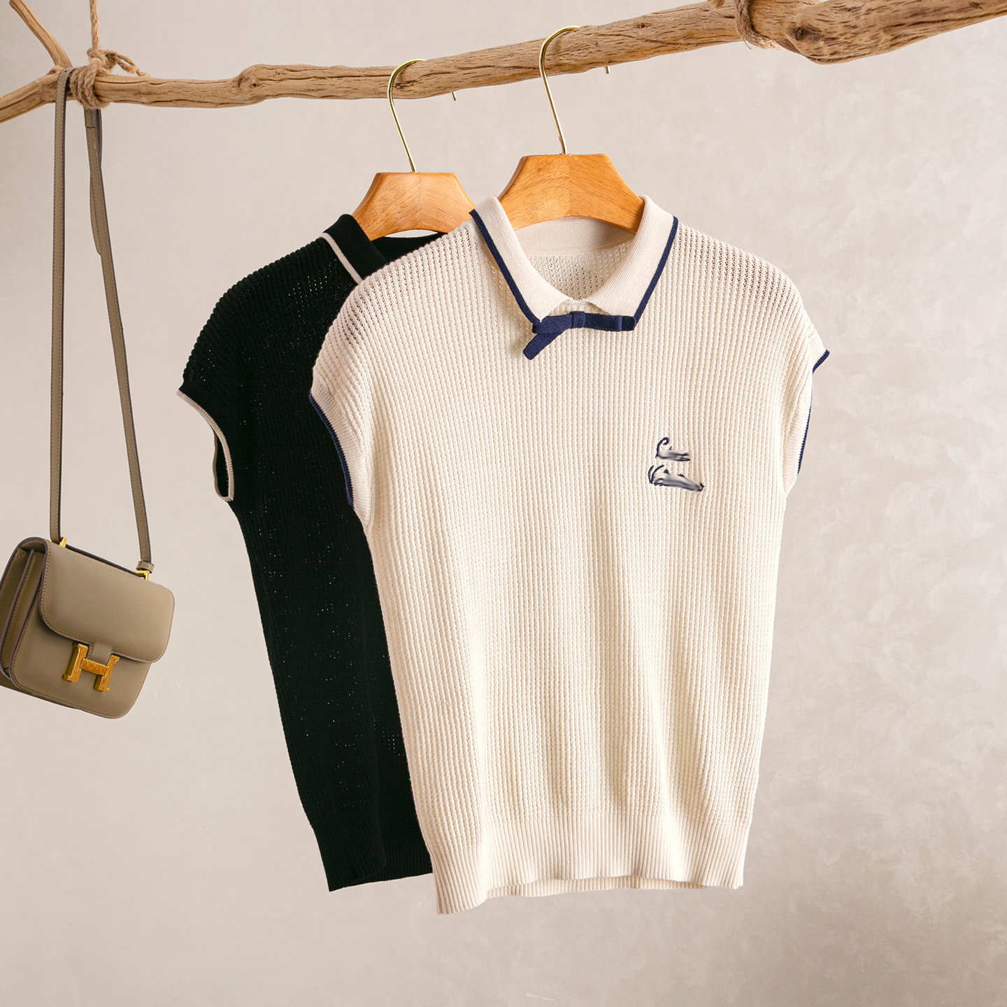 领口撞色蝴蝶结胸前字母刺绣上衣