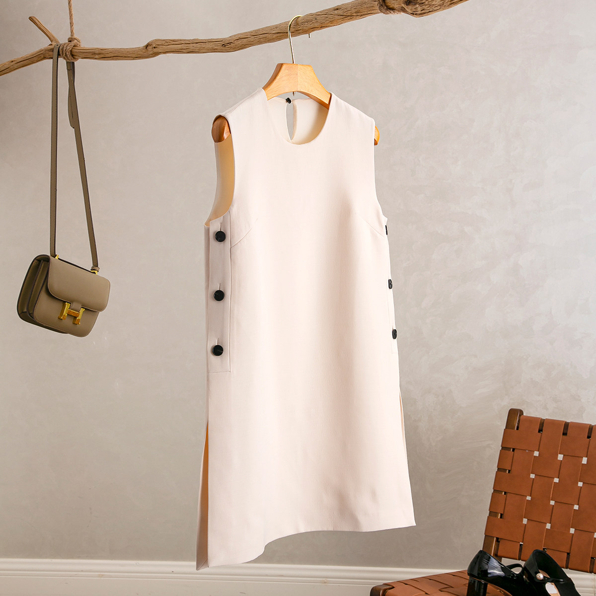侧开衩圆领无袖丝毛背心裙子