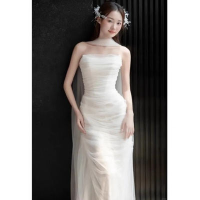 法式抹胸轻婚纱新娘婚礼晨拍礼服白色旅拍轻纱显瘦连衣裙