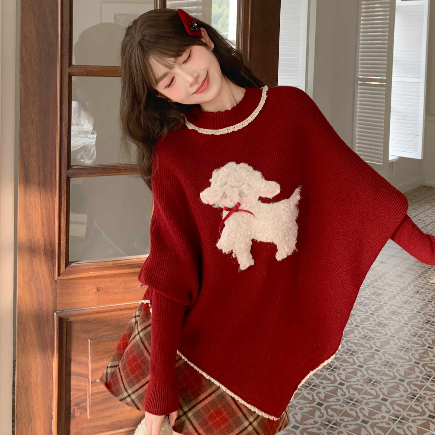 森女部落甜美风新年红显白小羊刺绣套头毛衣女设计感宽松针织衫冬