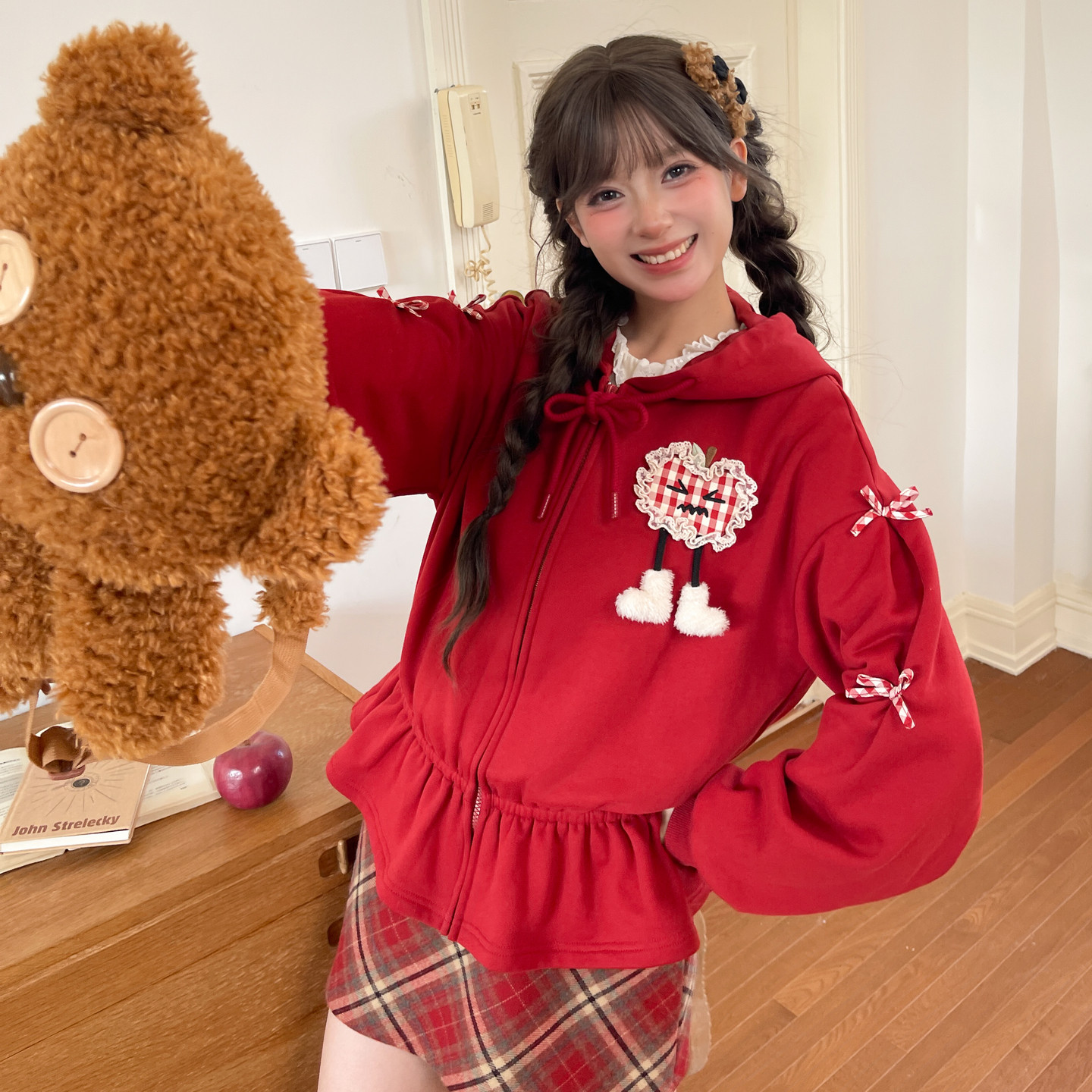 森女部落圣诞萌趣苹果设计感连帽卫衣女新款甜妹元气宽松外套冬季