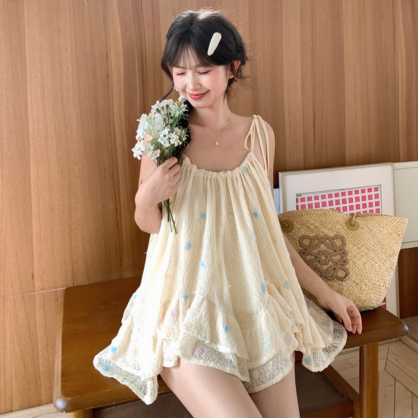 森女部落甜美风吊带衫女2026新款夏刺绣小花设计感宽松荷叶边上衣