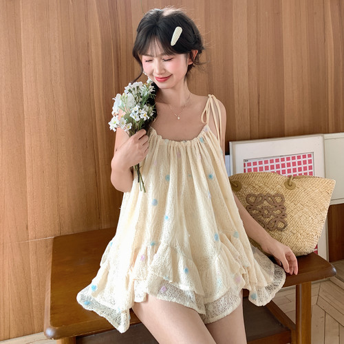 森女部落甜美风吊带衫女2026新款夏刺绣小花设计感宽松荷叶边上衣