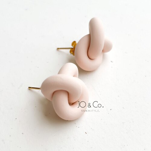 JOCo Fashion｜小众设计chic极简打结糖果色手作软陶耳钉18K镀金