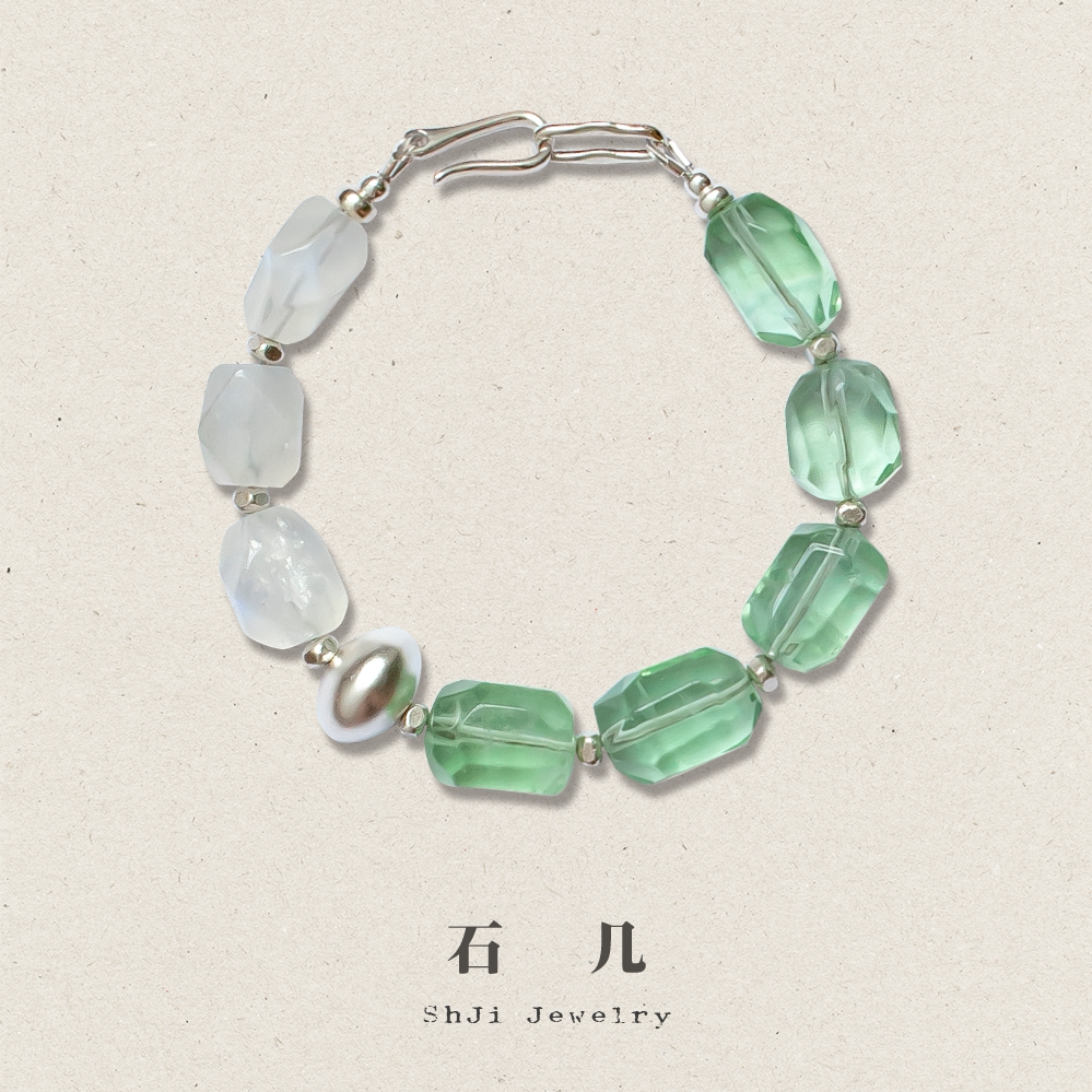 石几天然玻璃体绿萤石随形银手链