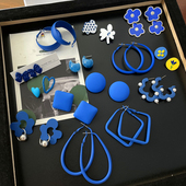 克莱因蓝色系爱心复古圈圈耳环2026年新款 潮高级感无耳洞耳夹女