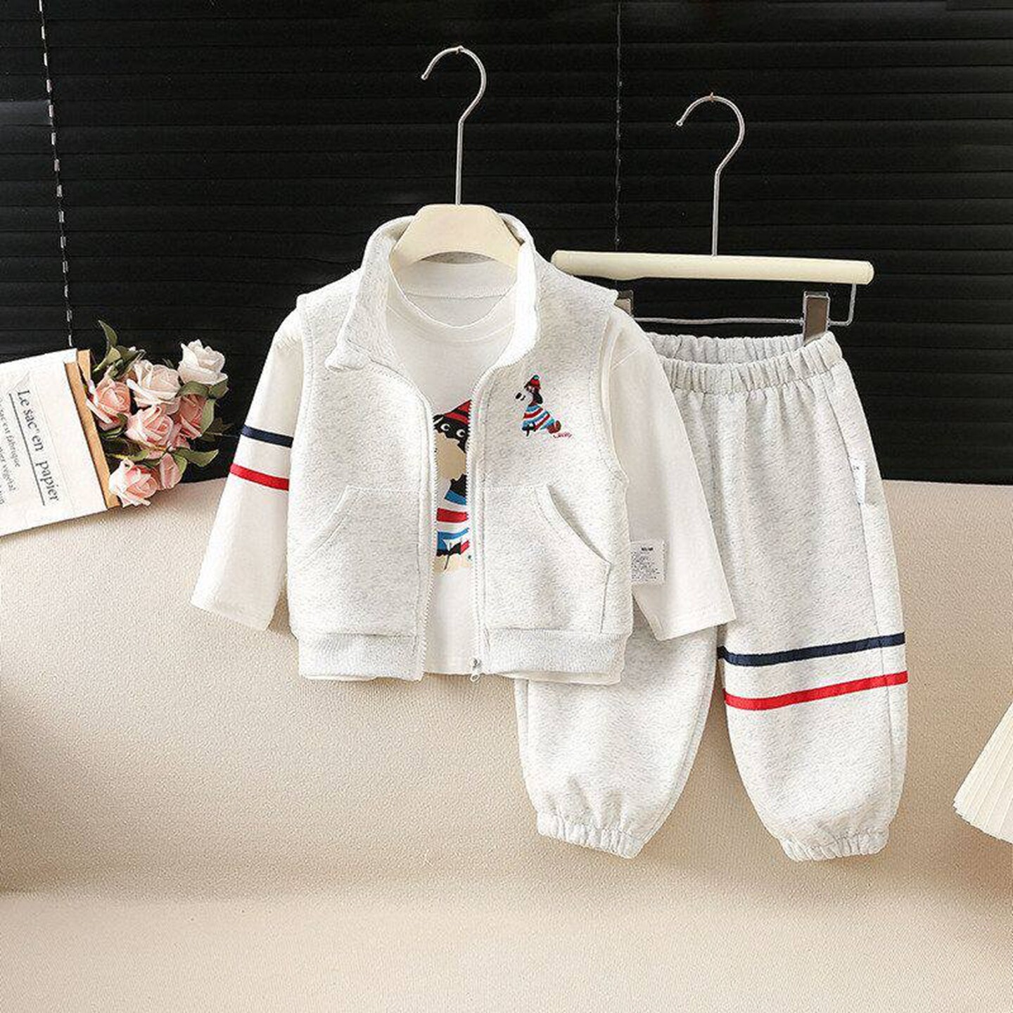 春秋季新款中小童男宝腊肠狗马甲三件套洋气休闲卫衣套装