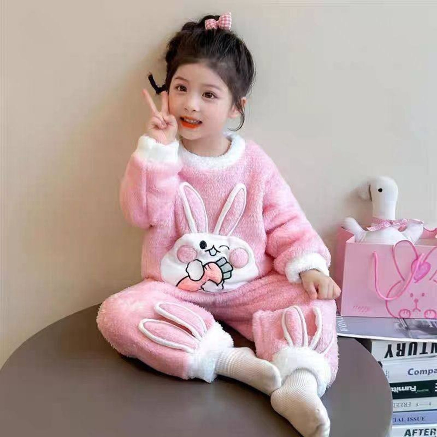 女童加绒2025秋冬季睡衣套装保暖舒适可爱法兰绒兔子家居服两件套,童装/婴儿装/亲子装,家居服套装,淘宝优惠券,粉丝福利购,淘宝优惠卷