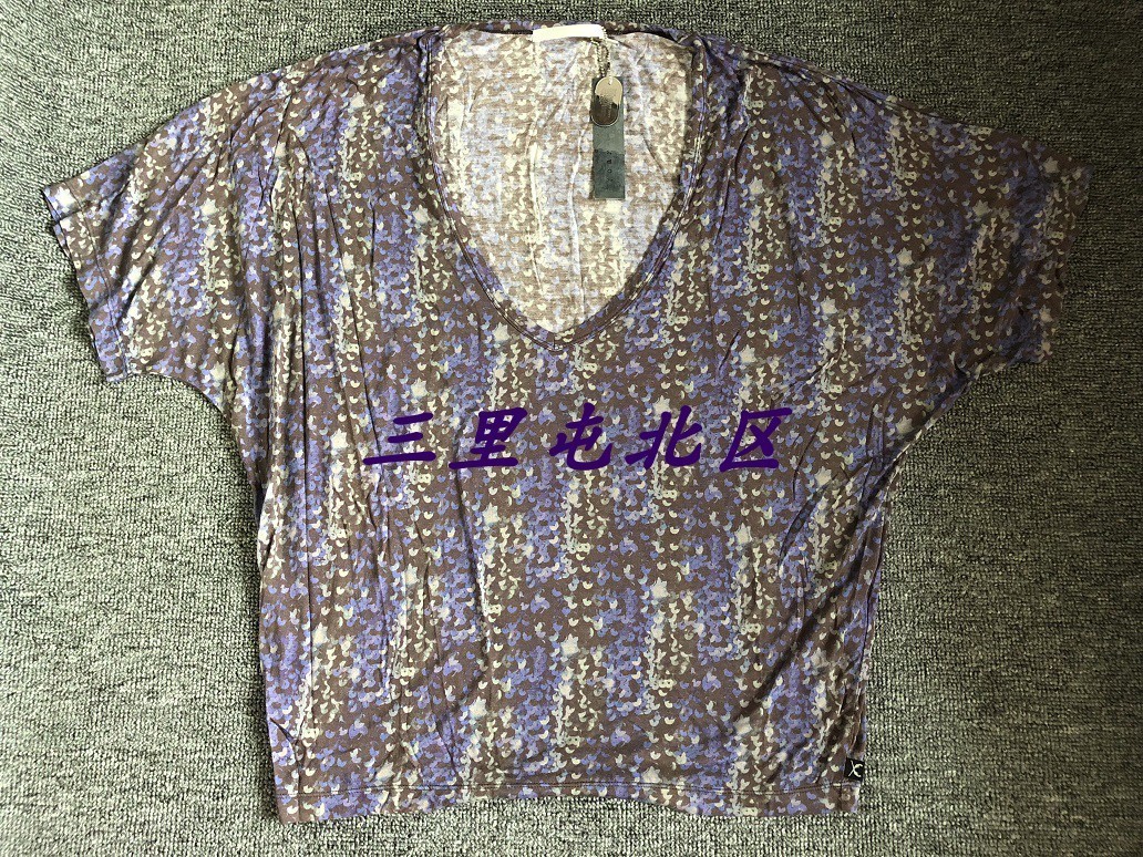 三里屯北区【现货】日潮双枪Roar设计款女装打底T恤 日本制