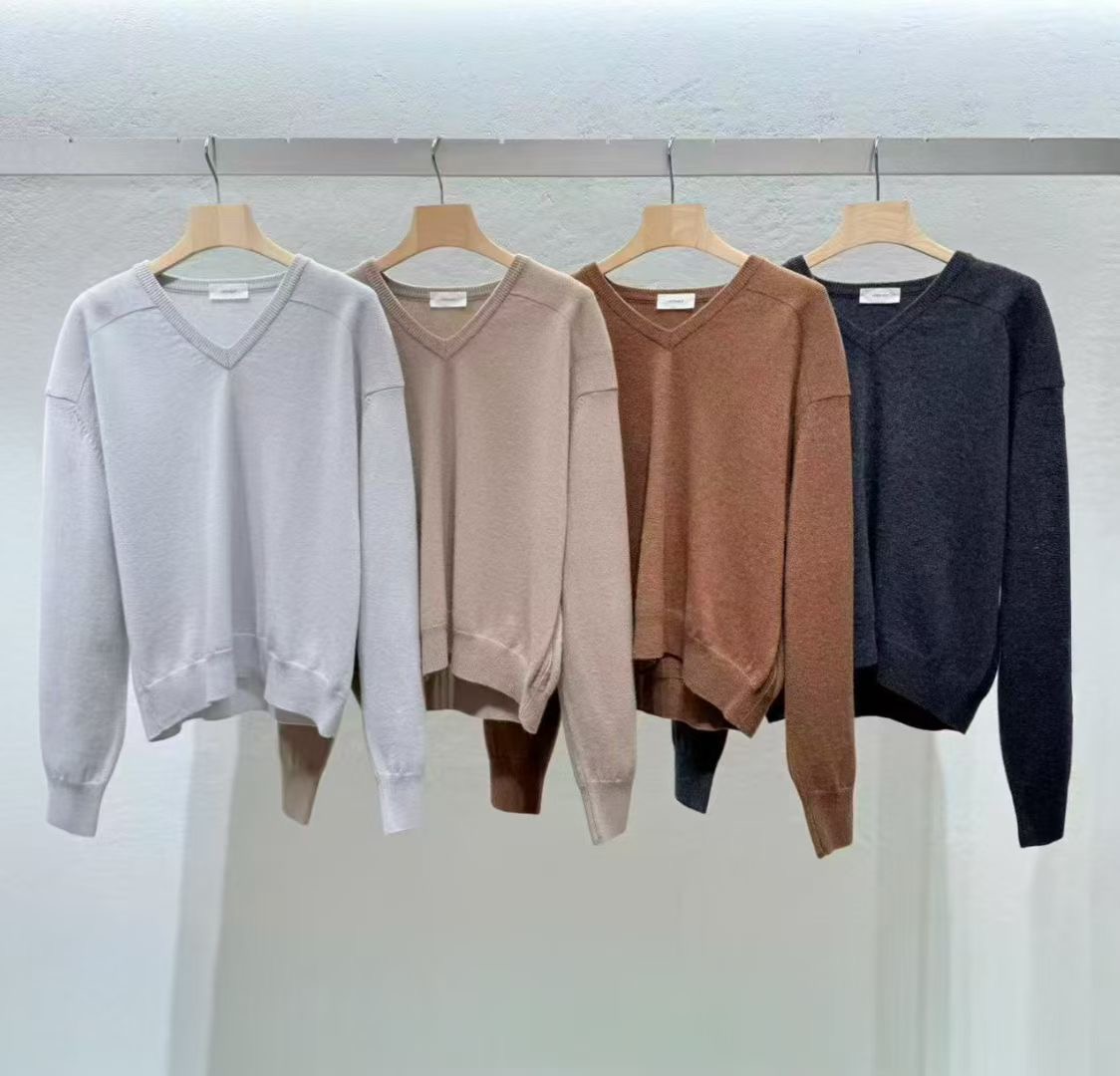 现 25秋季新款韩国东大门STATEMENT女时尚V领套头羊毛针织毛衣