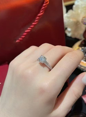 2026年新款超闪洋气感好看钻石戒指女群镶公主方钻戒高质感女戒