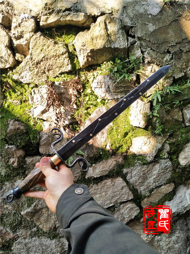 手工一体锻打镇宅宝剑