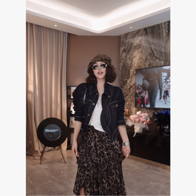 王火火&设计师隐藏式高级感气质时尚牛仔短外套 28HH0165