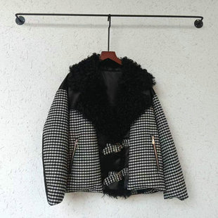 卡米兰2025冬款宽松舒适千鸟格翻领撞色拼接羊羔毛显瘦长袖羽绒服