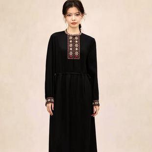 卡米兰新中式复古绣花连衣裙女2025春秋新款宽松中长款度假a字裙