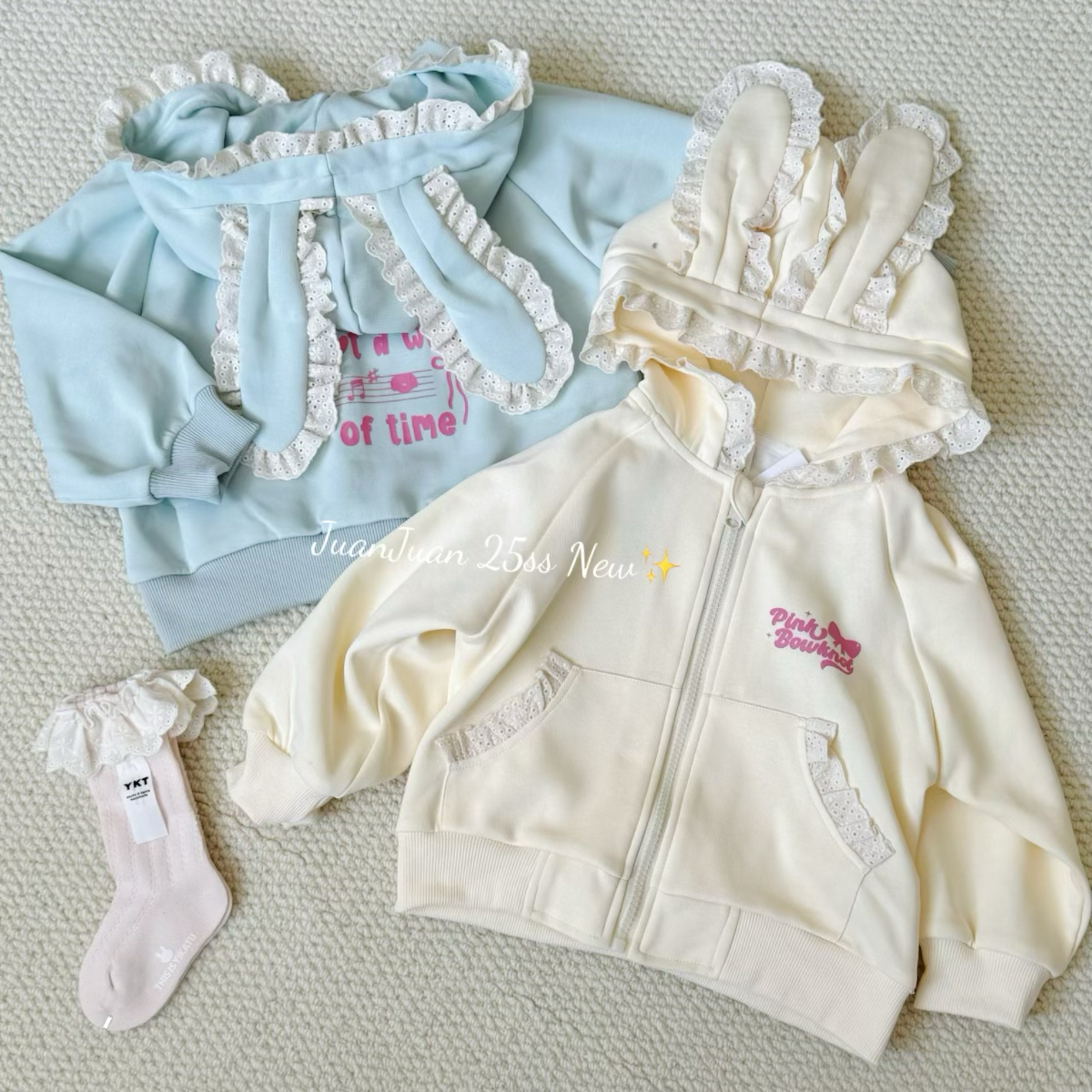 可爱兔耳朵女童蕾丝边连帽外套