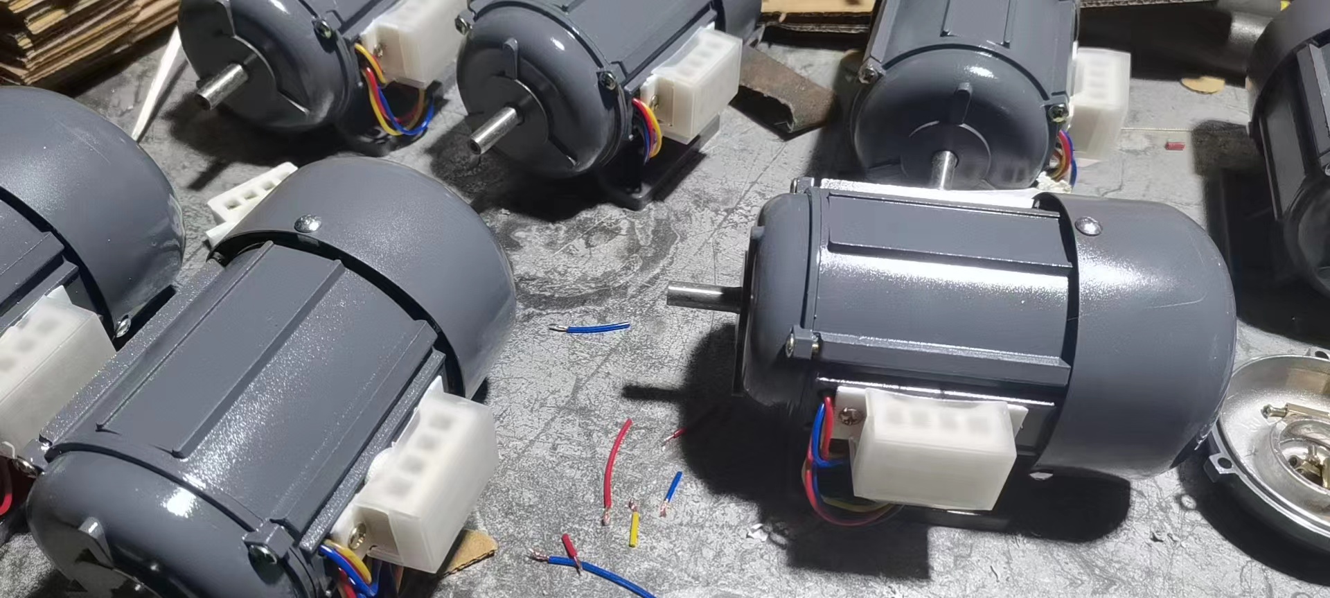 YS502/4 三相双速电机 40/25W