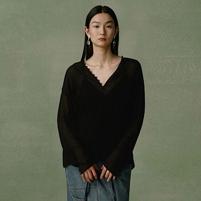 乔其纱V领珍珠罩衫简约上衣