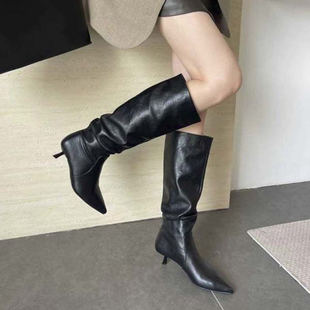 低跟不过膝靴2025秋冬新款套筒软皮面长筒靴褶皱尖头细跟女靴子