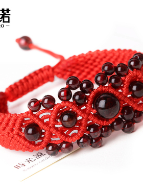 手编宽版石榴石红绳手链饰品
