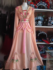 戏曲戏服新款 古装越剧绣花手工勾金小旦花旦衣 影视戏剧服装