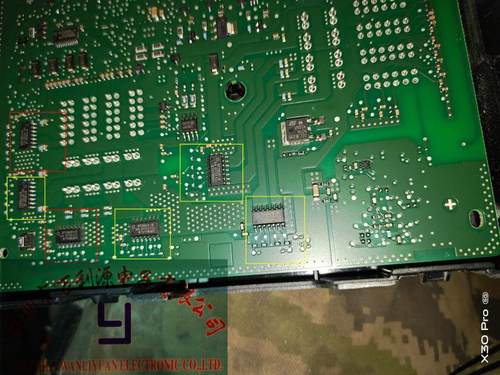 众泰T600刹车灯常亮故障芯片