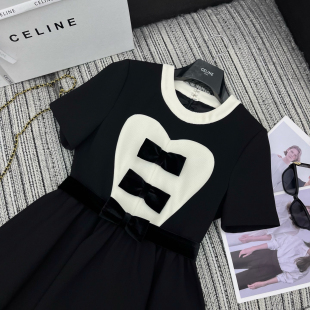 收腰修身 黑色圆领短袖 显瘦气质高级感减龄连衣裙 女装 2025早春新款