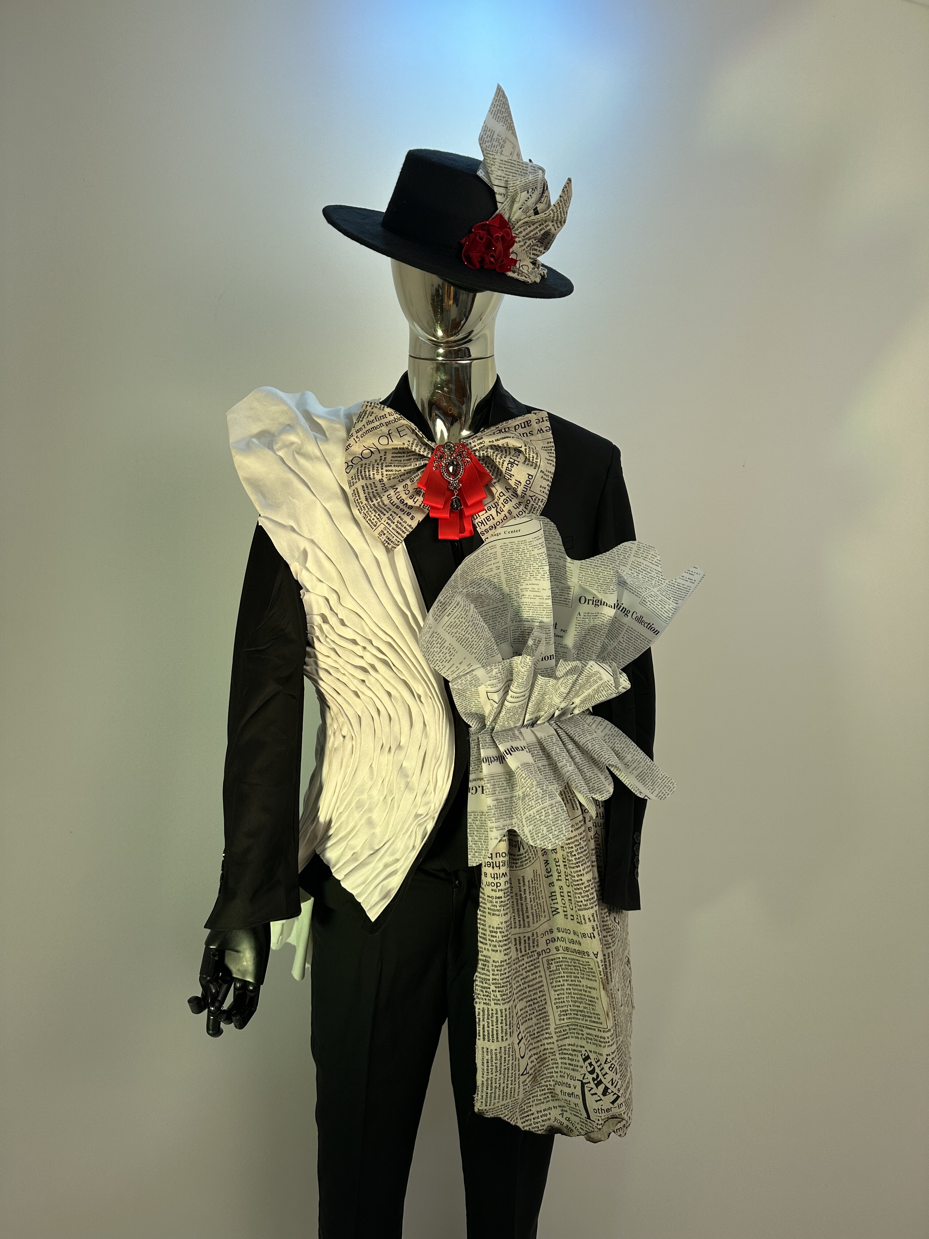 男款摩登走秀西装带马甲全套报纸工作服/校服/商务服