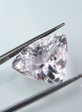 天然14.07克拉粉红紫锂辉石裸石 彩色宝石 吊坠 纯净透明火彩好