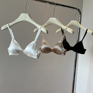 小胸聚拢无钢圈三角杯性感纯欲文胸缎面胸罩 薄款 法式 内衣女夏季