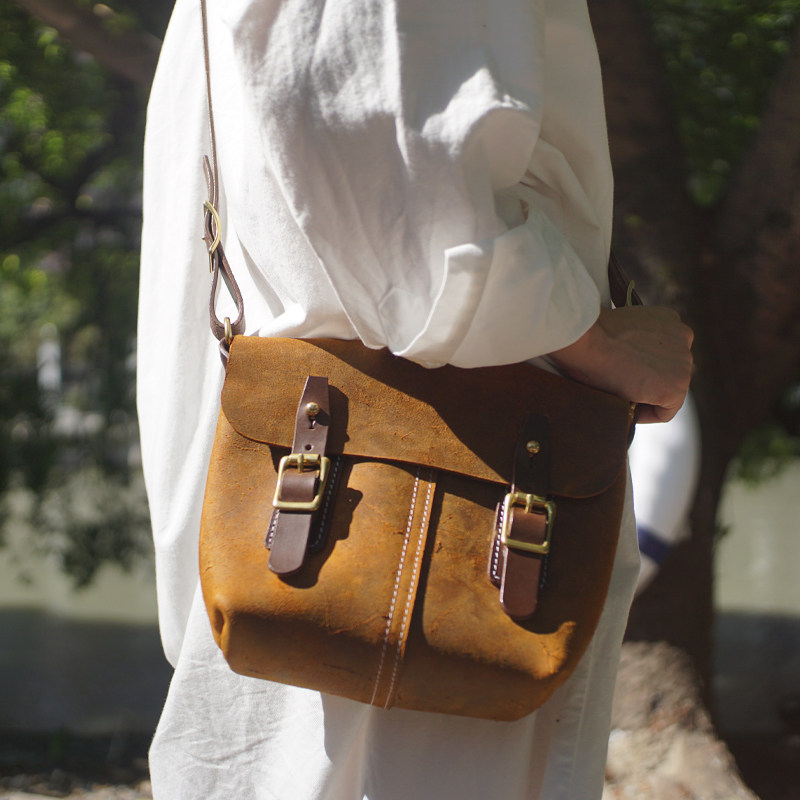 英国cfs复古男女士驼色咖啡色油蜡牛皮咔叽斜挎单肩机车包邮差包