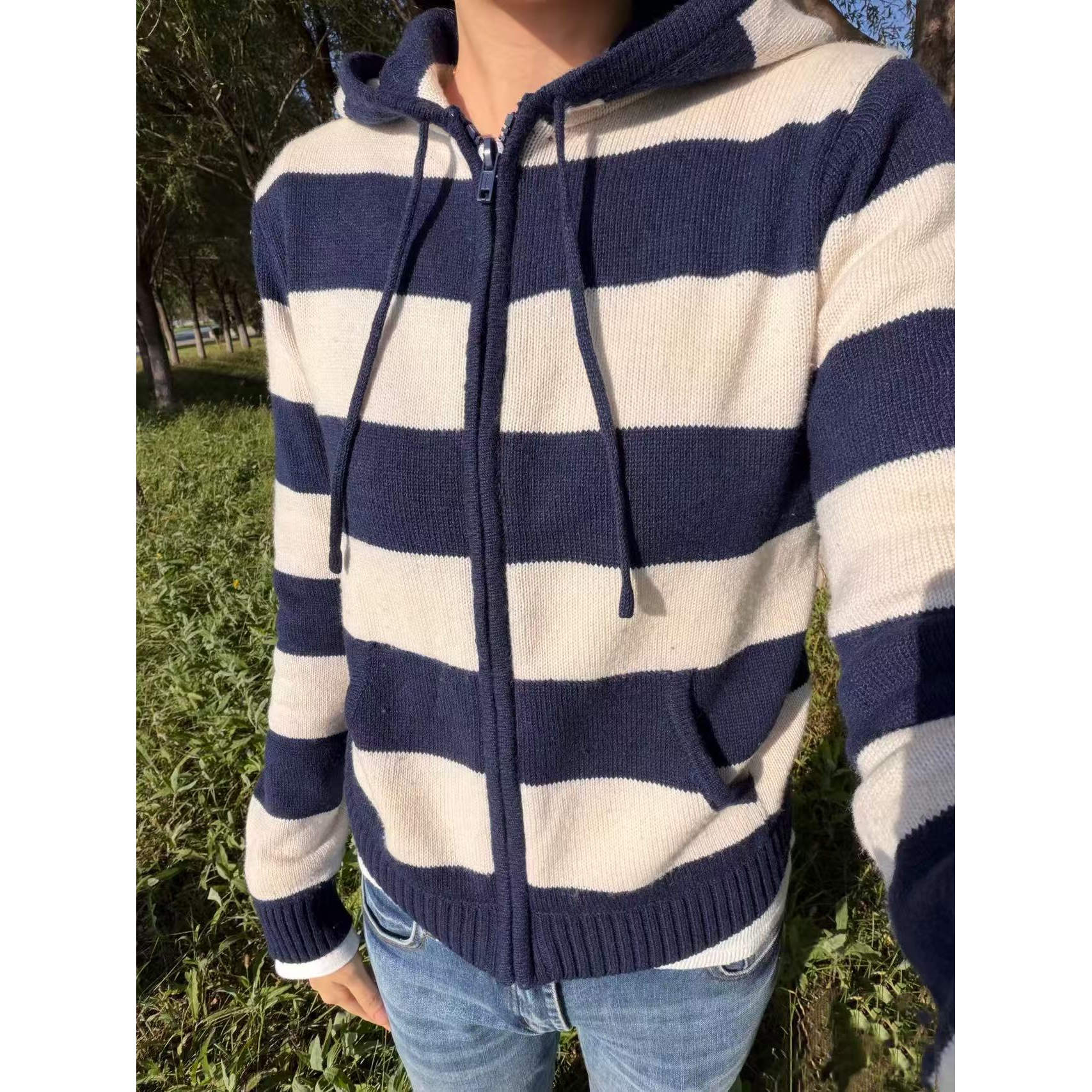 09.19新品 B艾穆 人气Bao款~复古条纹连帽拉链针织外套