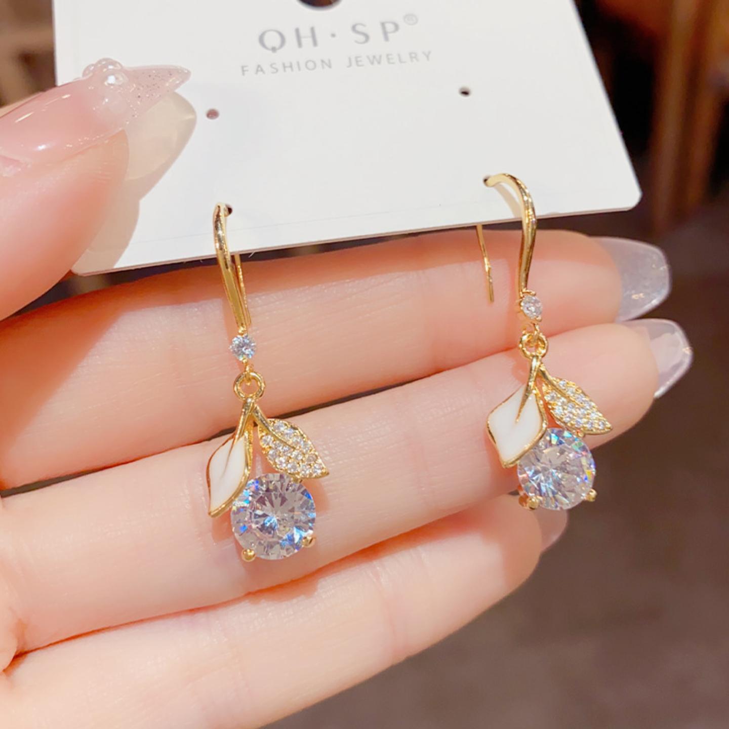 2025新款气质轻奢银耳钩