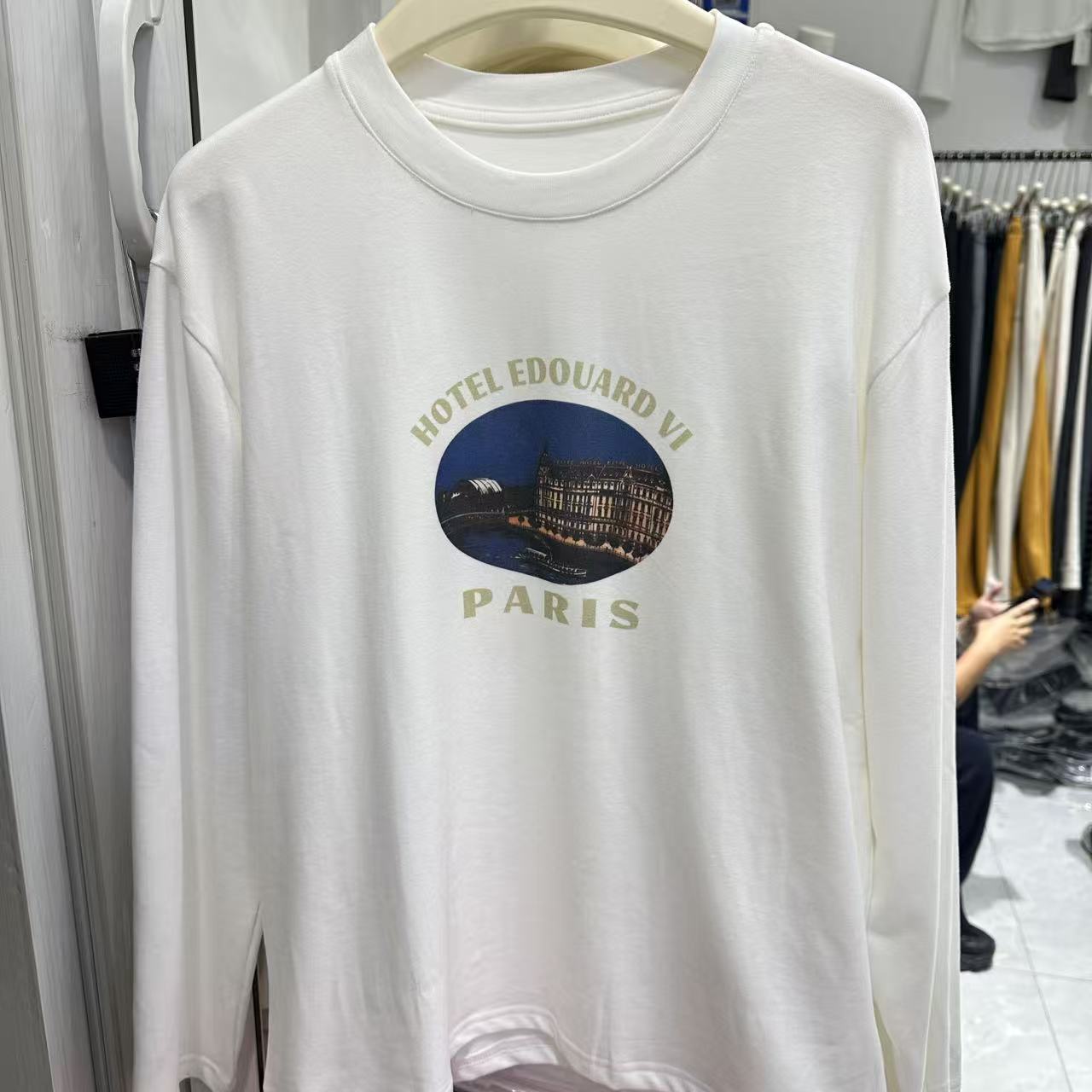 2025冬季戴帽印花磨毛拉绒圆领加厚慵懒宽松长袖打底T恤休闲上衣