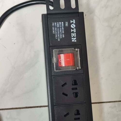 可议价图腾TOTEN机柜专用PDU电源分配器，8位带总开关，线长3