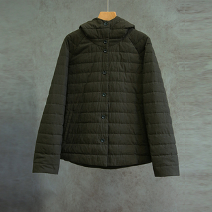 云芝元 设计师款灰绿色连帽95白鹅绒插肩系扣排骨格羽绒服1001S