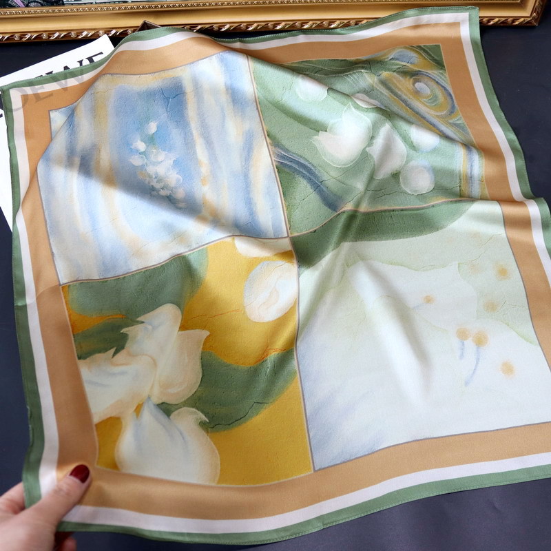 68cm春日清新风铃轻摇中方巾真丝